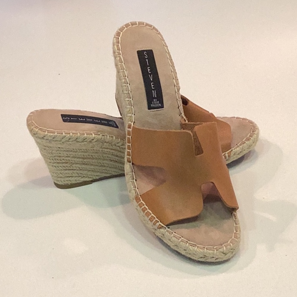 Steve Madden wedge sandals New w label